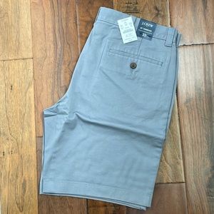 Men’s gray chino 9” inseam shorts, J Crew, NWT size 33